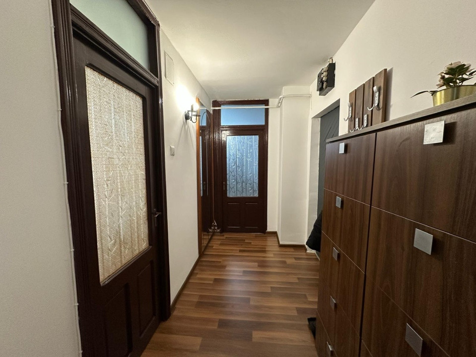 Apartament doua camere, 54mp, cartier 1 Mai, zona Sala Polivalenta 