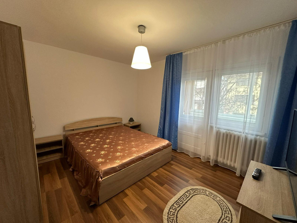 Apartament doua camere, 54mp, cartier 1 Mai, zona Sala Polivalenta 