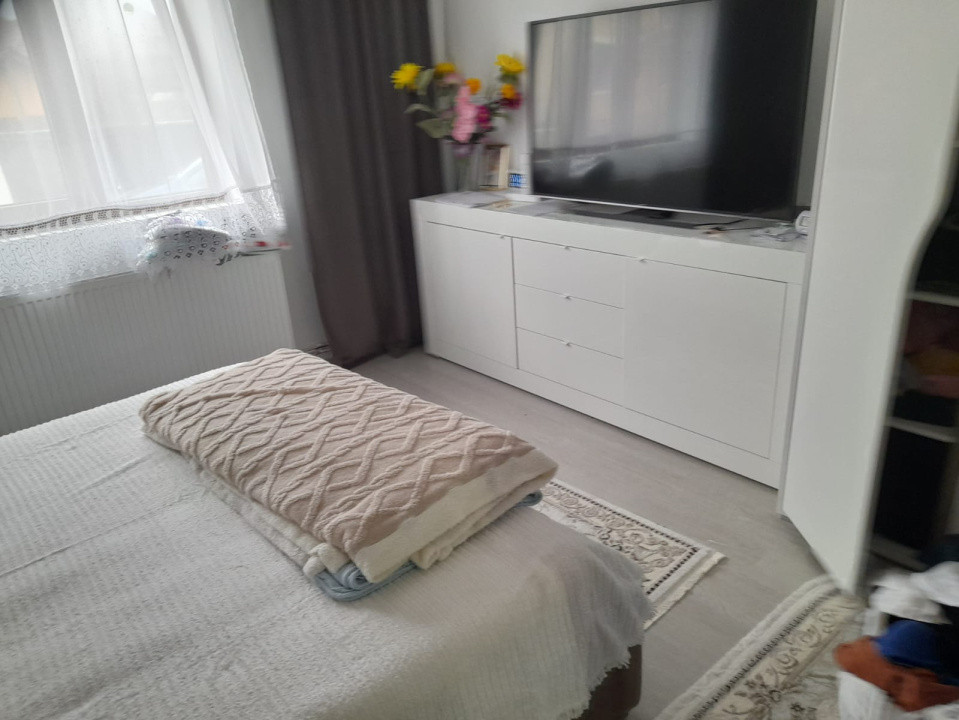 Casa renovata 2 camere de vanzare str. Campului Fagaras jud. Brasov