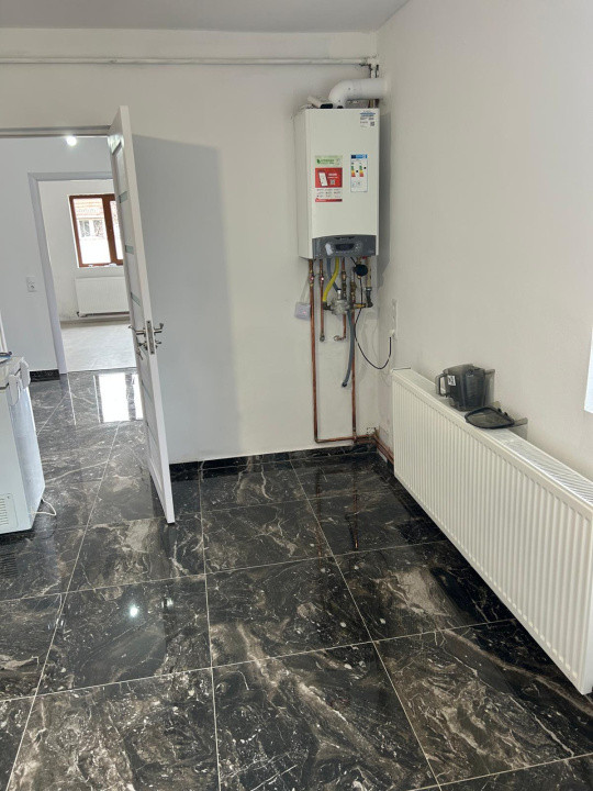 Casa renovata 2 camere de vanzare str. Campului Fagaras jud. Brasov