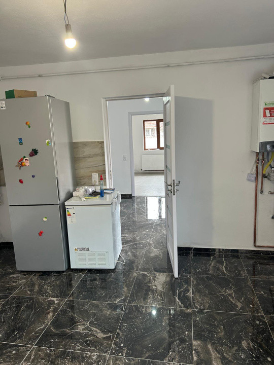 Casa renovata 2 camere de vanzare str. Campului Fagaras jud. Brasov