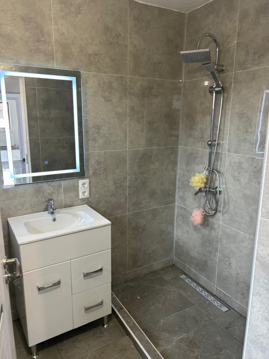 Casa renovata 2 camere de vanzare str. Campului Fagaras jud. Brasov