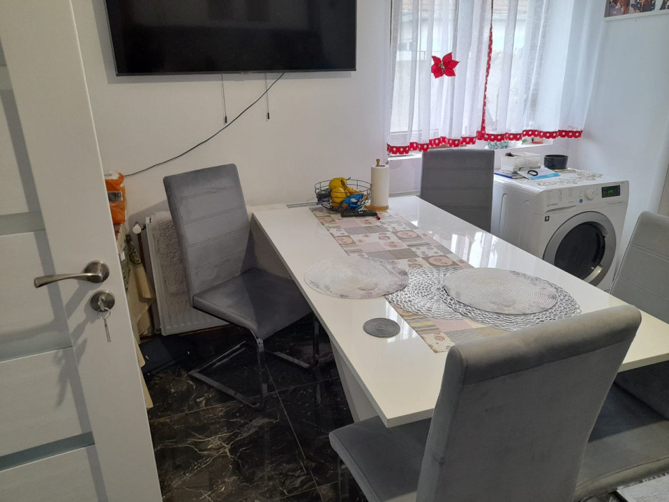 Casa renovata 2 camere de vanzare str. Campului Fagaras jud. Brasov