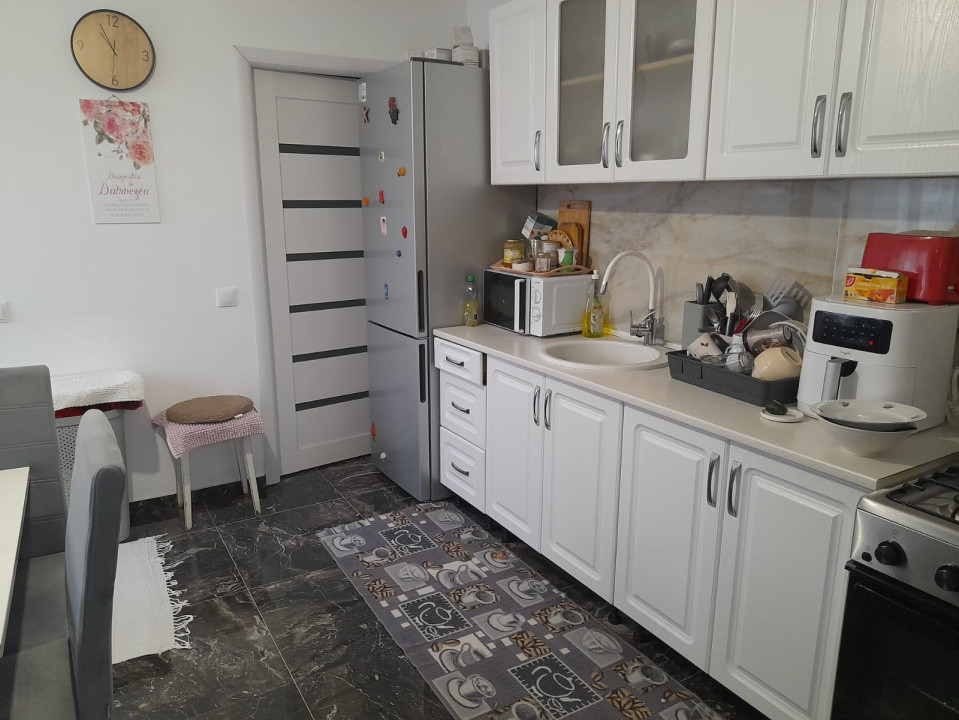 Casa renovata 2 camere de vanzare str. Campului Fagaras jud. Brasov