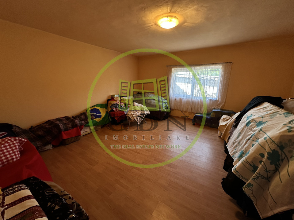 Casa 7 camere, 180mp, teren 500mp, Cristian