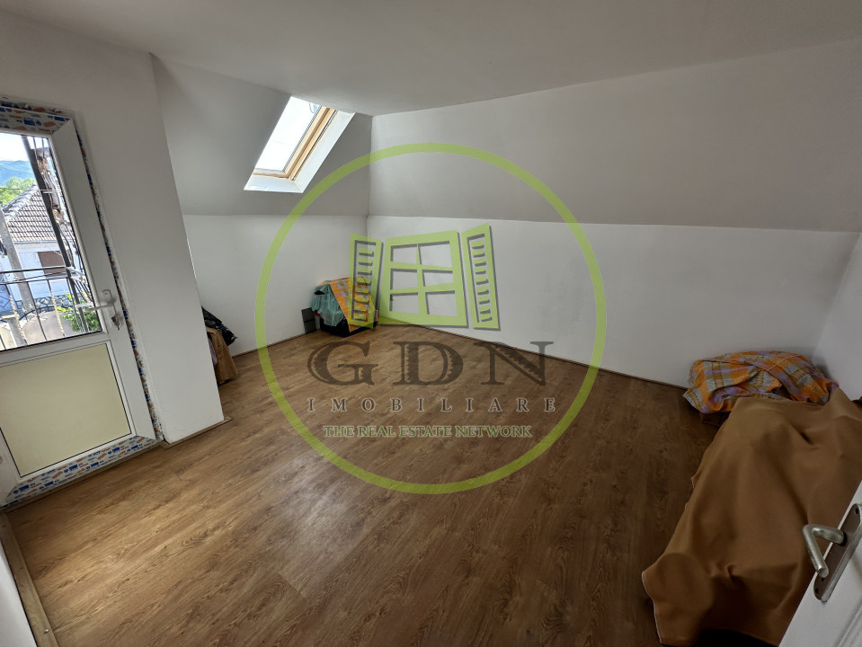 Casa 7 camere, 180mp, teren 500mp, Cristian