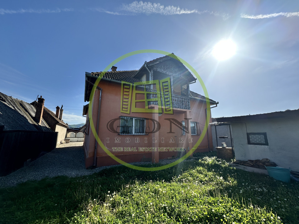 Casa 7 camere, 180mp, teren 500mp, Cristian