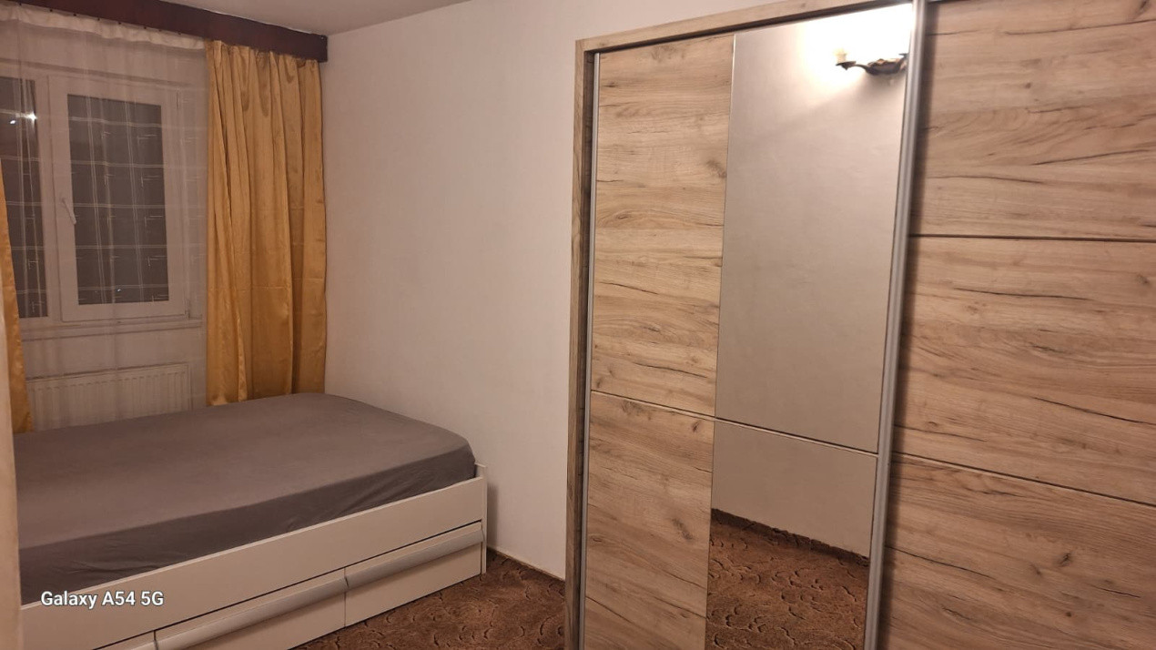 Apartament 3 camere de inchiriat
