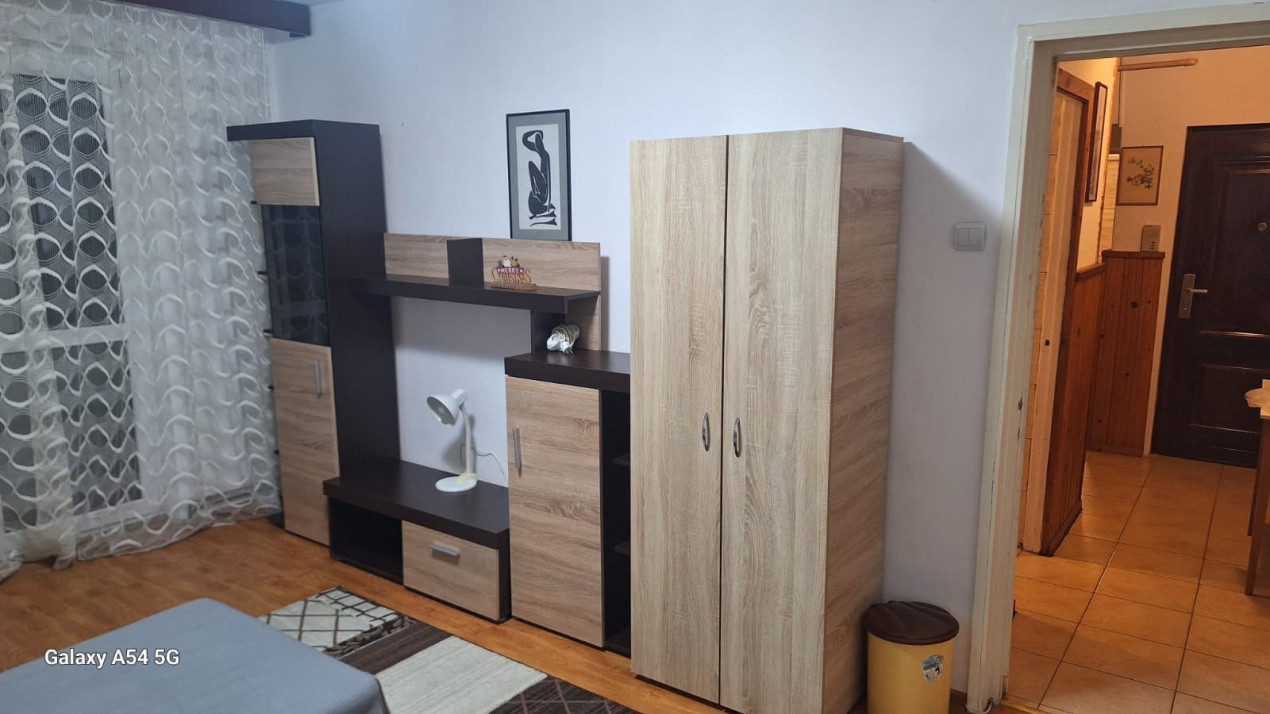 Apartament 3 camere de inchiriat