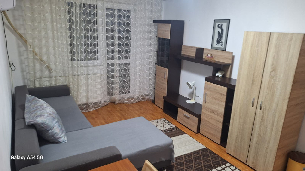 Apartament 3 camere de inchiriat