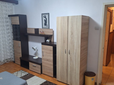 Apartament 3 camere de inchiriat