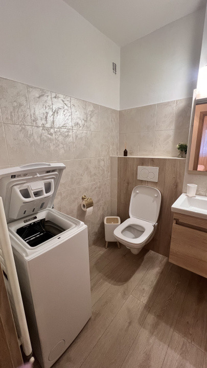 2 camere Toamnei – finisaje moderne, mobilat & utilat