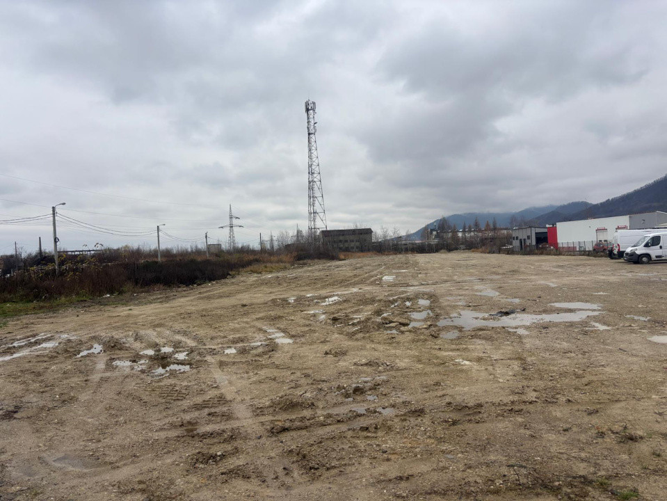 Teren intravilan 70 Ari cu proiect pentru 5 hale industriale