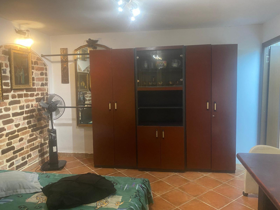 Inchirere studio cochet, zona Sisești, la vilă! 