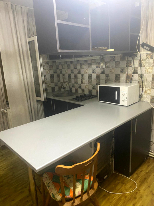 Inchirere studio cochet, zona Sisești, la vilă! 