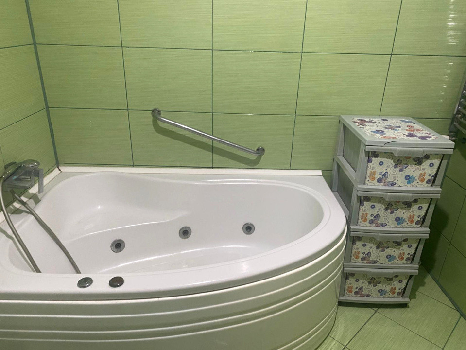 Inchirere studio cochet, zona Sisești, la vilă! 