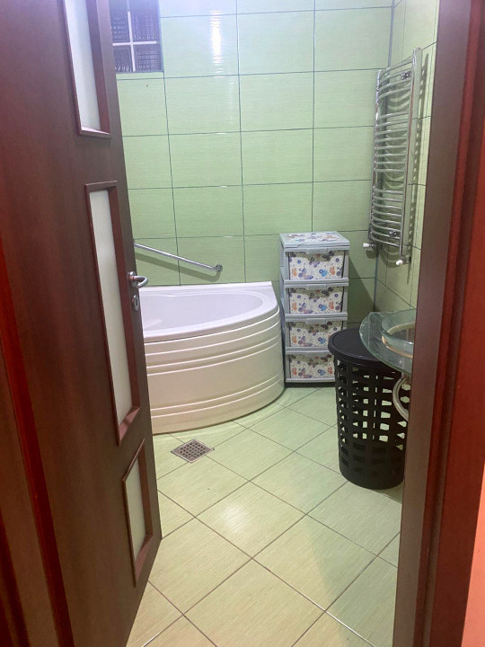 Inchirere studio cochet, zona Sisești, la vilă! 