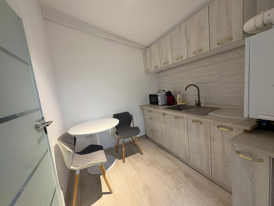 Apartament, 2 camere, semidecomandat, 60 mp, Cartier Brazda, Zona Temples