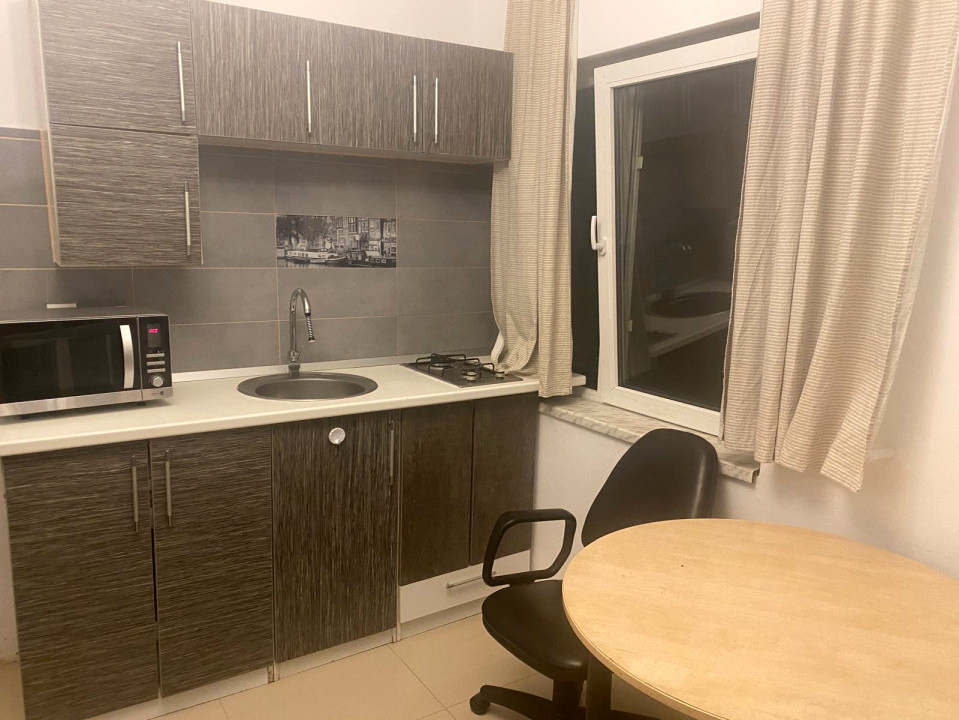 Inchirere studio cochet, zona Sisești, la vilă! 