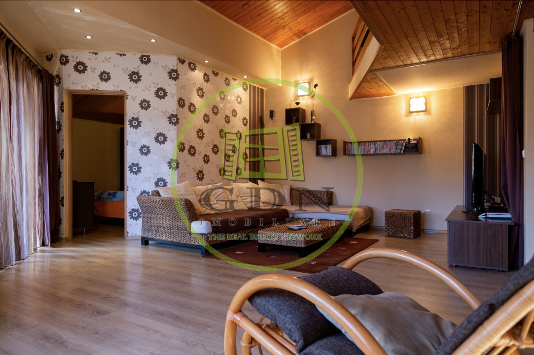 Casa zona centrala, 8 camere.