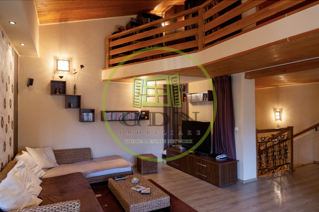 Casa zona centrala, 8 camere.