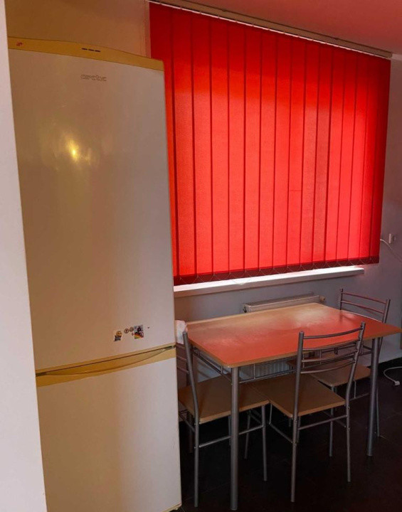 Garsonieră de închiriat – 40 mp utili, balcon 4 mp – zona Belvedere