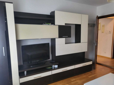 Garsonieră de închiriat, 32 mp utili -zona Ștrand II