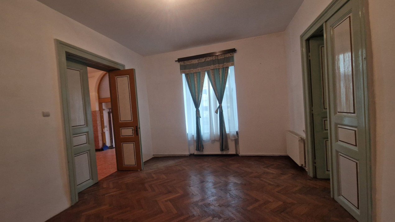 Casa 2 camere, 64mp, Centru, zona Facultatii de Medicina