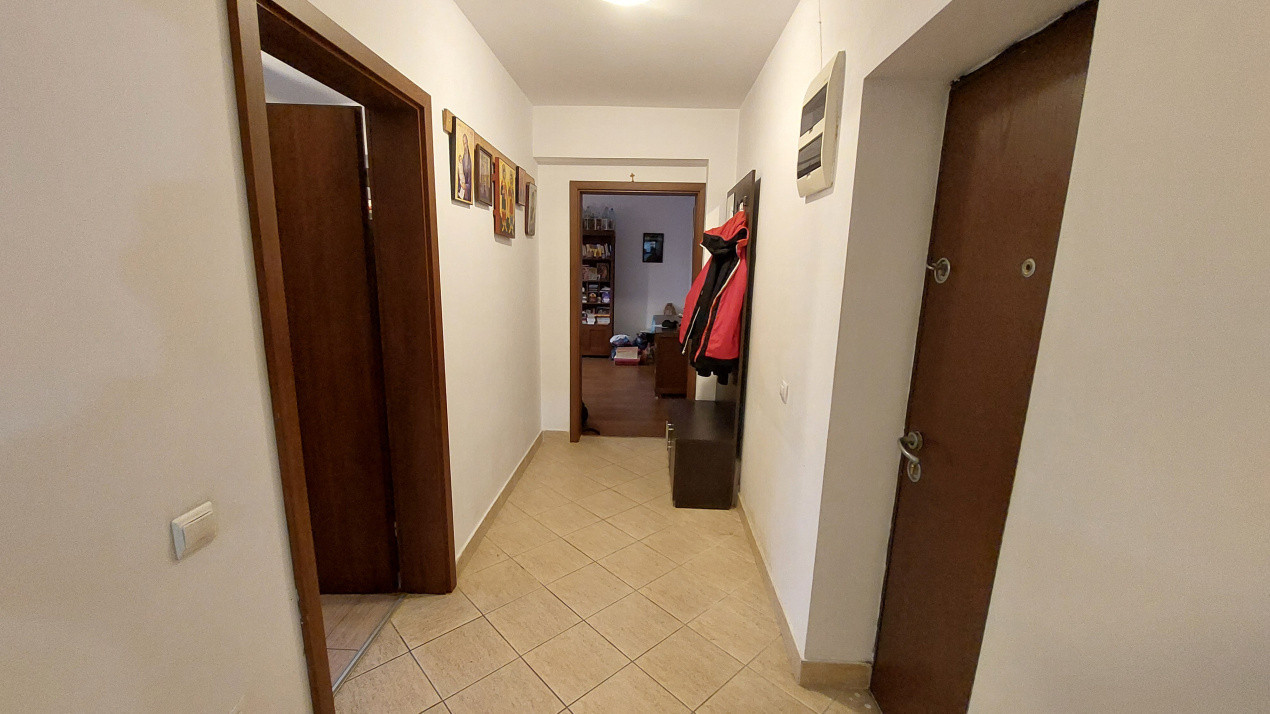 Apartament 3 camere, decomandat, 90 mp, Câmpia Islaz zona Agronomie