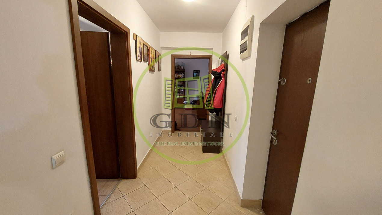 Apartament 3 camere, decomandat, 90 mp, Câmpia Islaz zona Agronomie