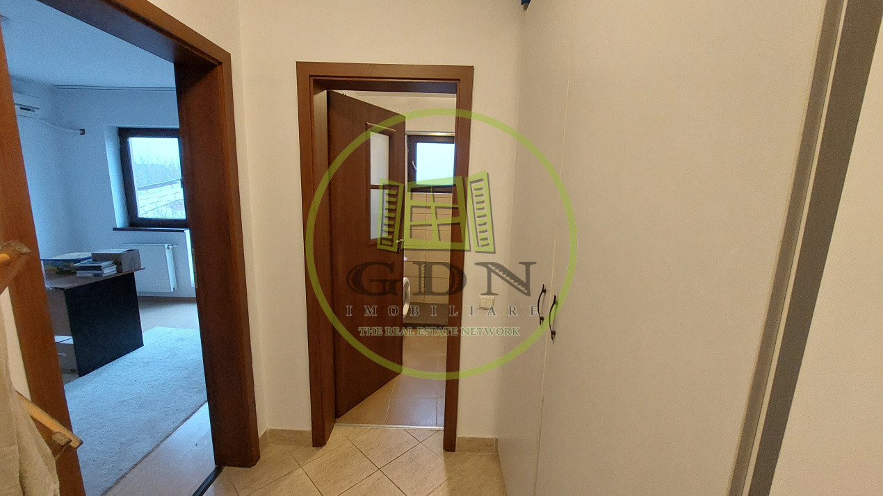 Apartament 3 camere, decomandat, 90 mp, Câmpia Islaz zona Agronomie