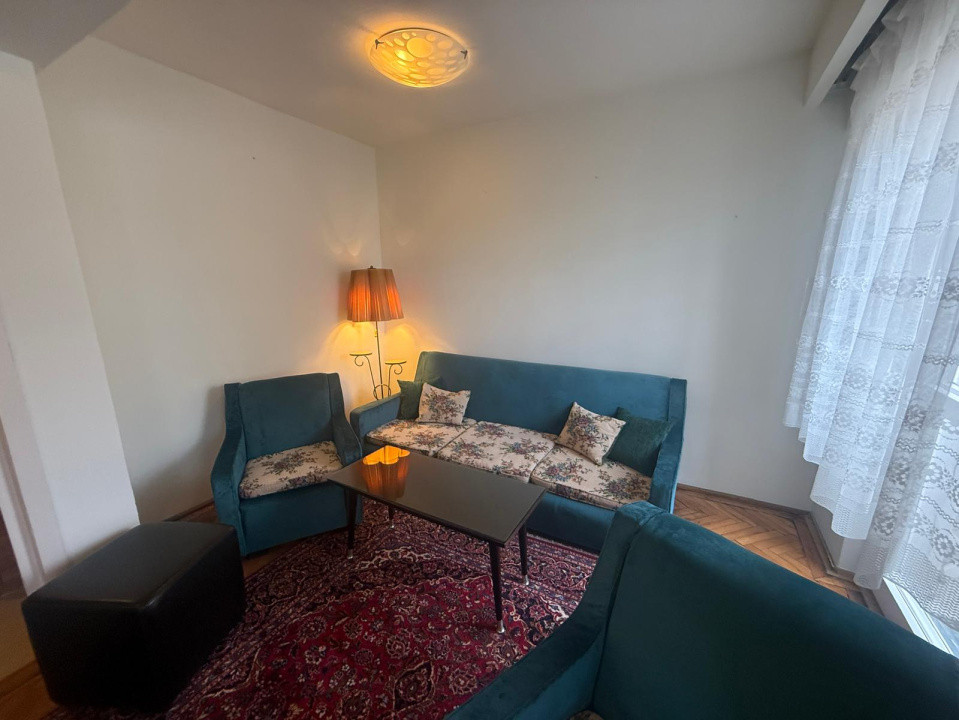 Apartament 5 camere-Scoala de Inot