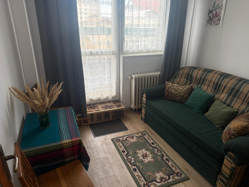 Apartament 5 camere-Scoala de Inot