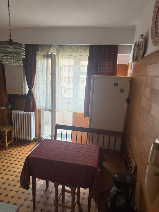 Apartament 5 camere-Scoala de Inot