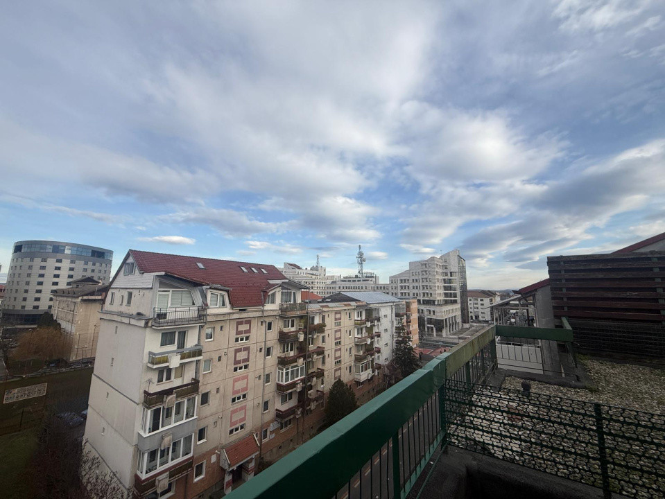 Apartament 5 camere-Scoala de Inot