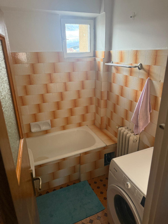 Apartament 5 camere-Scoala de Inot