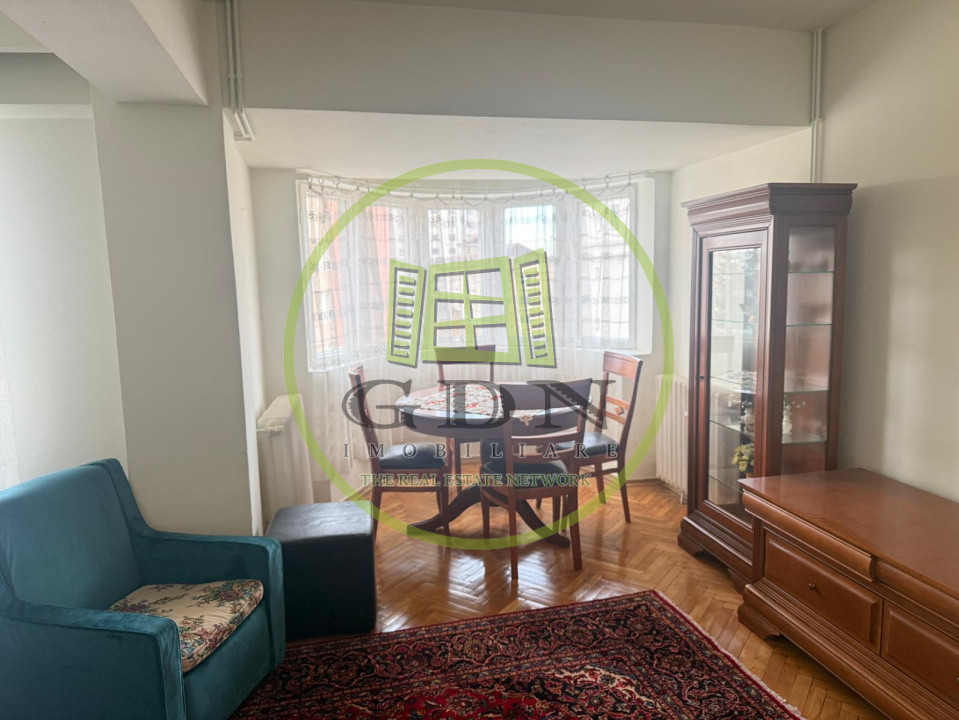 Apartament 5 camere,Scoala de Inot