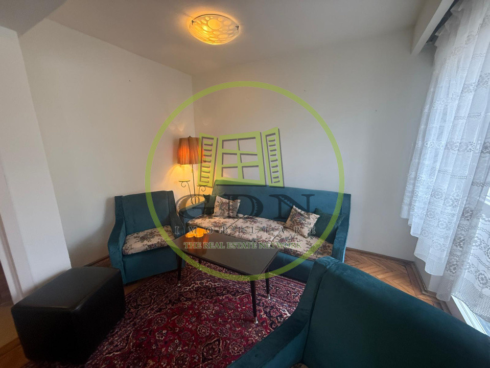 Apartament 5 camere,Scoala de Inot