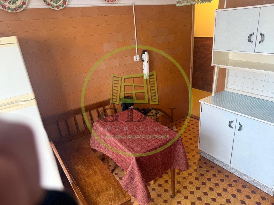 Apartament 5 camere,Scoala de Inot