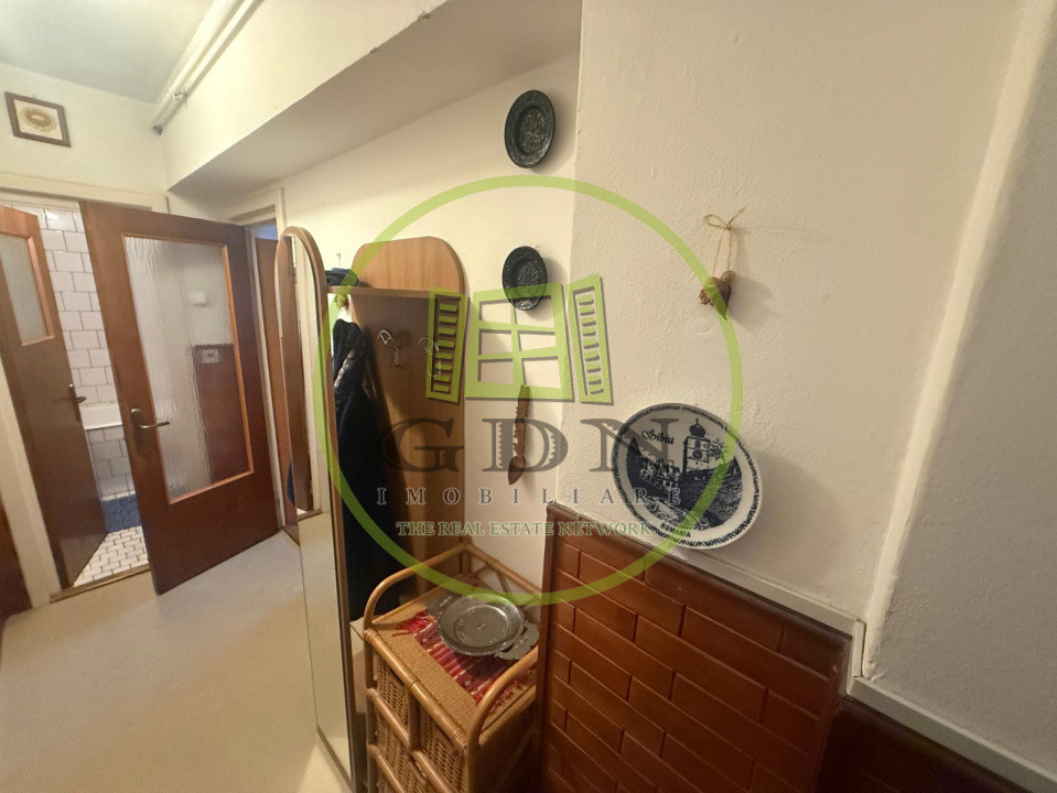 Apartament 5 camere,Scoala de Inot