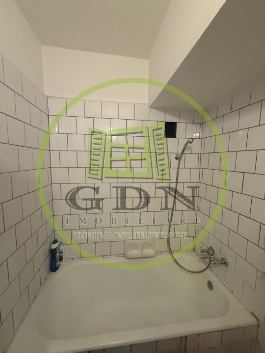 Apartament 5 camere,Scoala de Inot