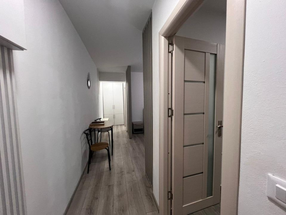 Garsoniera semidecomandata, 32,33 mp, Centru, zona Ramada