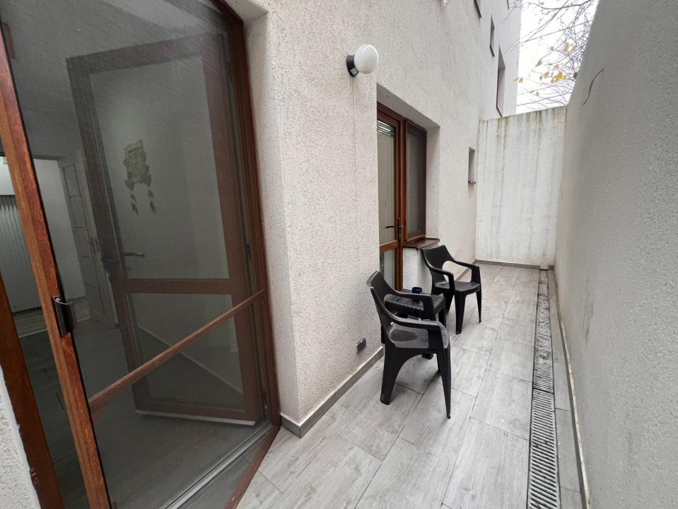 Garsoniera semidecomandata, 32,33 mp, Centru, zona Ramada