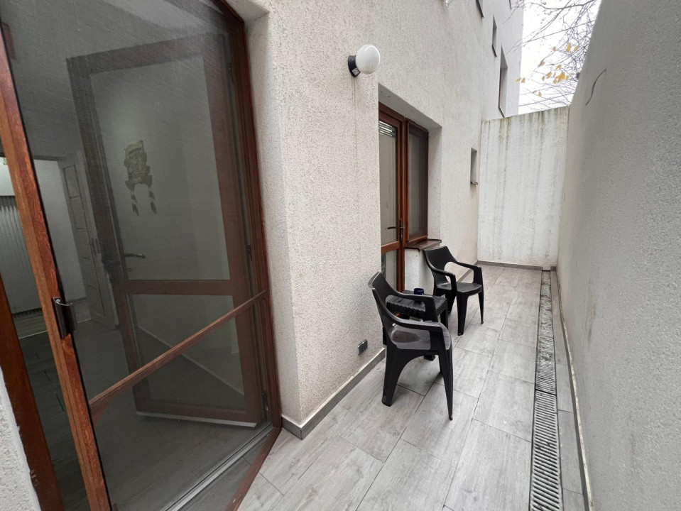 Garsoniera semidecomandata, 32,33 mp, Centru, zona Ramada