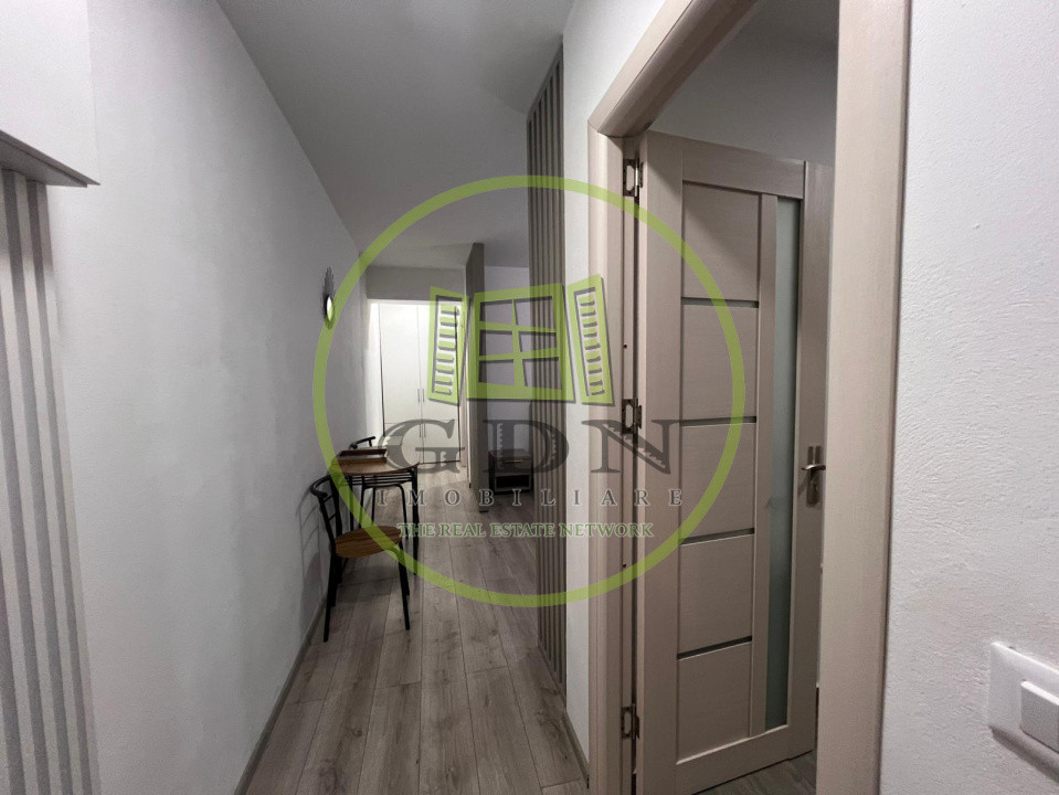 Garsoniera semidecomandata, 32,33 mp, Centru, zona Ramada