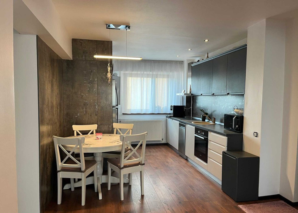 Apartament 3 camere decomandat – vedere panoramică | Centrul Civic