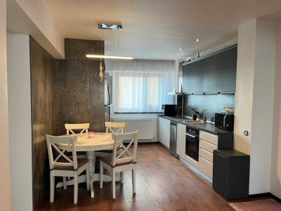 Apartament 3 camere decomandat – vedere panoramică | Centrul Civic