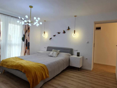 Casa cu 6 camere, 293 mp utili, zona Turnisor