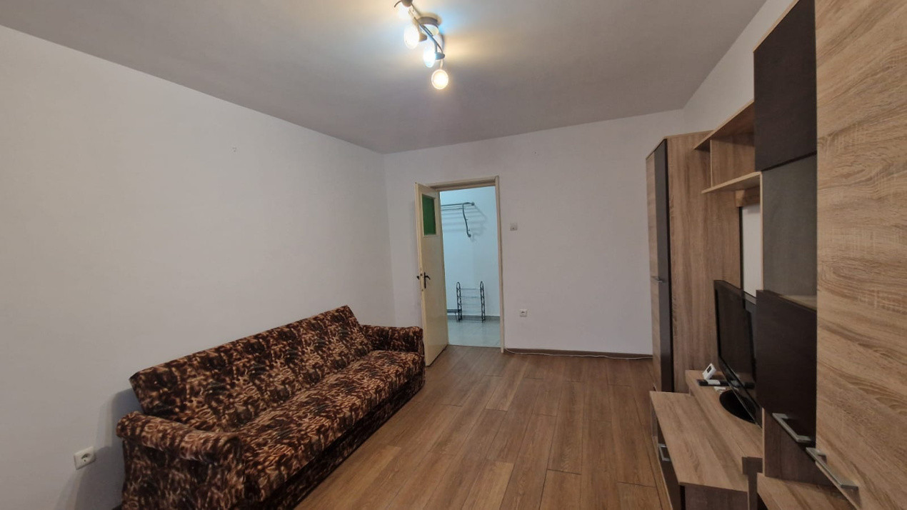 Apartament 3 camere, decomandat, 76mp, 1 Mai, zona Sara