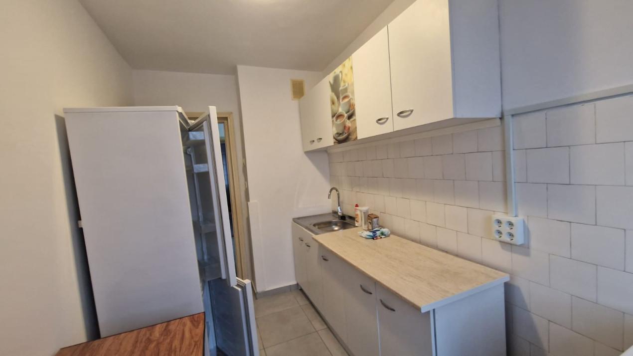 Apartament 3 camere, decomandat, 76mp, 1 Mai, zona Sara
